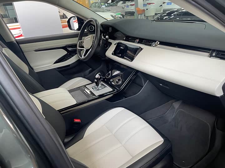 Land Rover Range Rover Evoque L, 2023 — фото 8 из 9