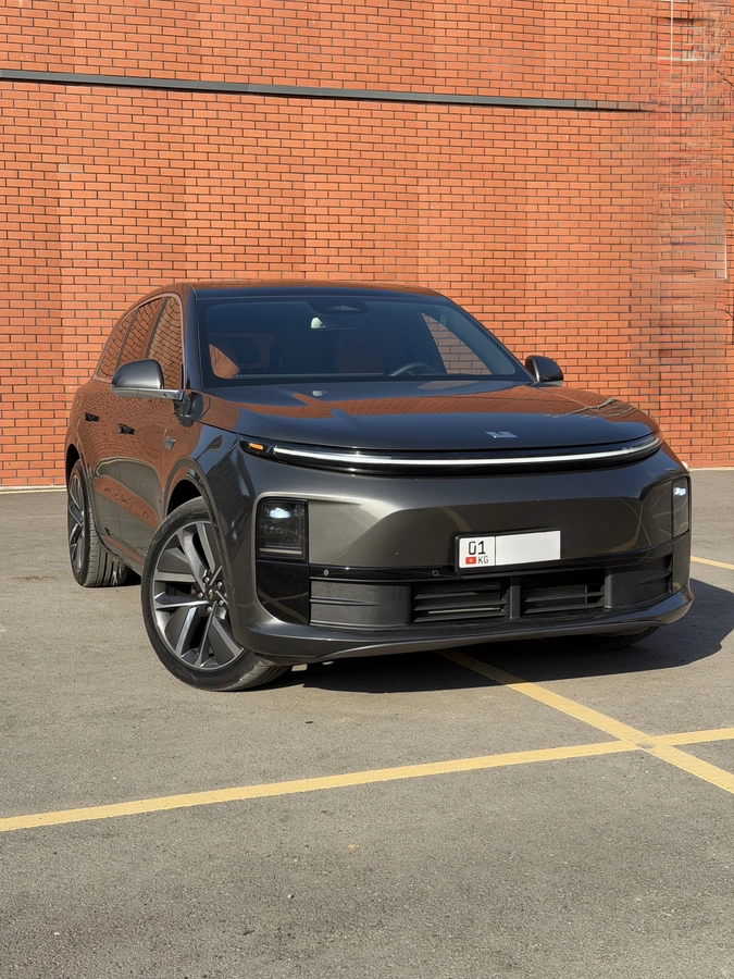 Lixiang L6, 2025 — фото 2 из 11