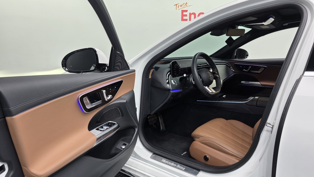 Mercedes-Benz E-Class, 2025 — фото 9 из 12