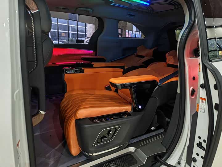 Toyota Granvia, 2025 — фото 8 из 9