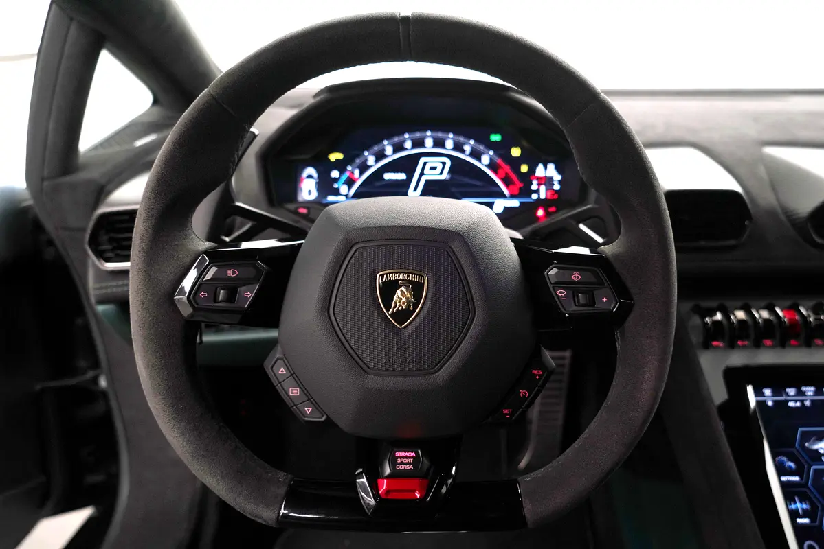 Lamborghini Huracan, 2023 — фото 9 из 10