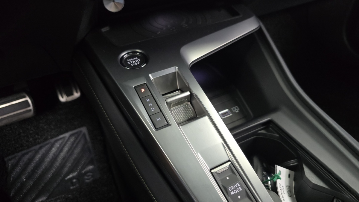 Peugeot 408, 2023 — фото 9 из 12