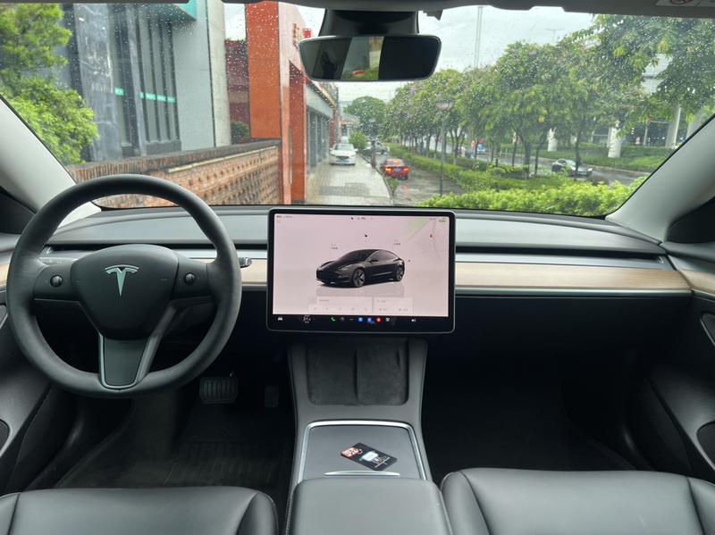 Tesla Model 3, 2023 — фото 8 из 11