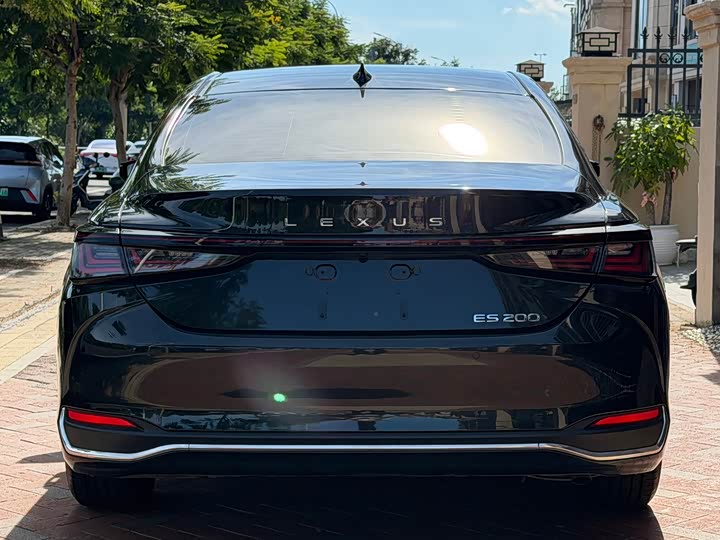 Lexus ES, 2026 — фото 8 из 9