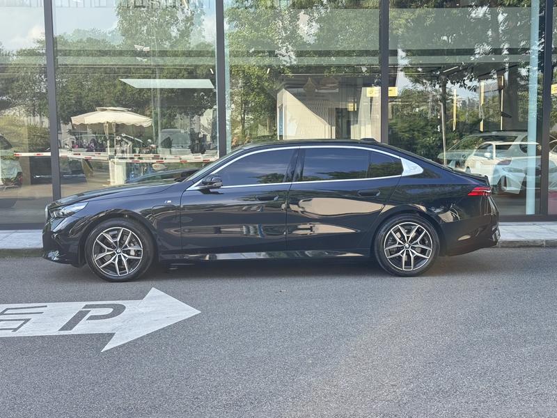BMW i5, 2025 — фото 3 из 12