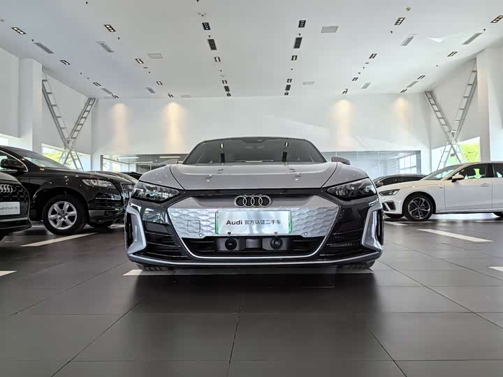 Audi e-tron GT, 2024 — фото 2 из 12