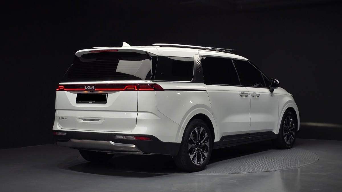 Kia Carnival, 2023 — фото 2 из 12