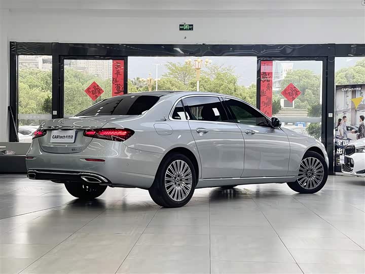 Mercedes-Benz E-Class, 2024 — фото 5 из 9