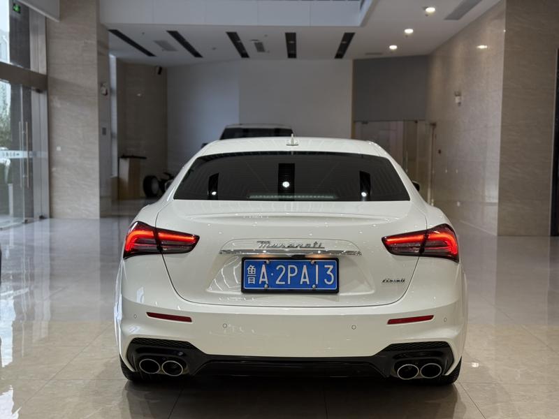 Maserati Ghibli, 2023 — фото 5 из 12