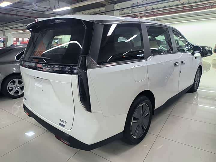 Maxus Mifa 7, 2024 — фото 7 из 9