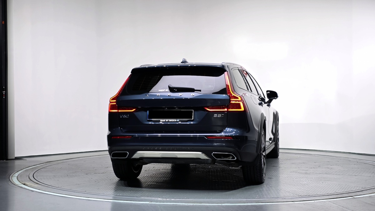 Volvo V60, 2022 — фото 4 из 12