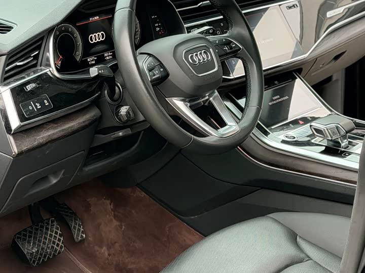 Audi Q8, 2022 — фото 3 из 9