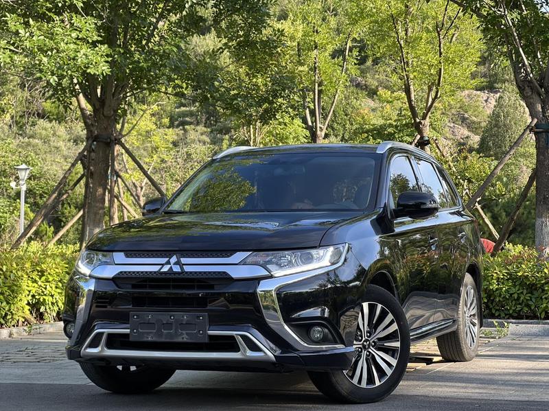 Mitsubishi Outlander, 2022 — купить в Иванове под ключ