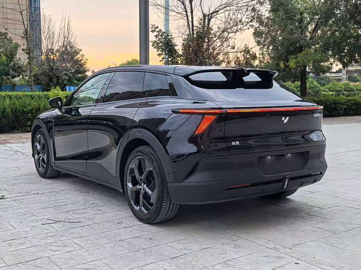Geely Jiyue 01, 2023 — фото 7 из 9