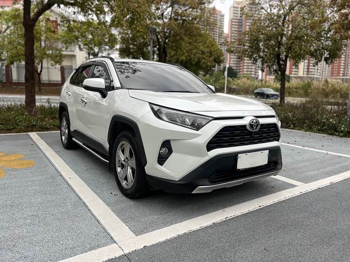 Toyota RAV4, 2021 — фото 3 из 9