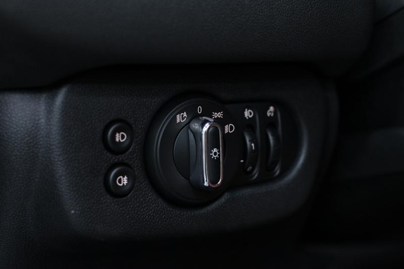 Mini Clubman, 2023 — фото 10 из 12
