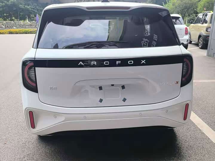 BAIC Arcfox Kaola S, 2026 — фото 6 из 9