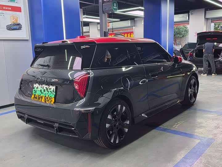 Mini Cooper JCW, 2025 — фото 2 из 3