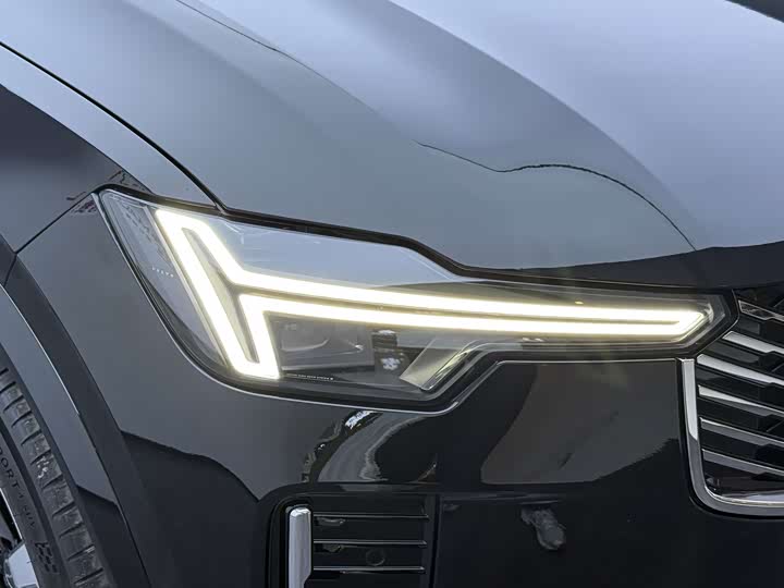 Volvo XC90 Hybrid, 2025 — фото 8 из 9