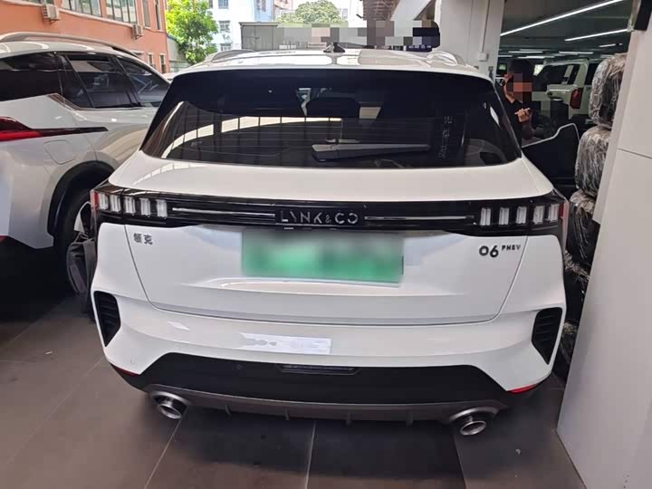Lynk & Co 06 EM-P Hybrid, 2021 — фото 6 из 9
