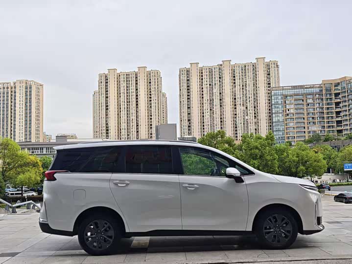 Maxus G50 Hybrid, 2024 — фото 8 из 9