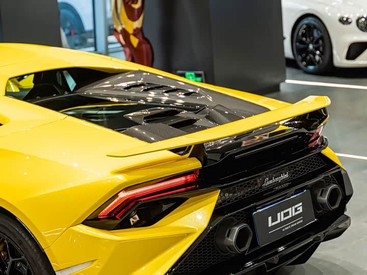 Lamborghini Huracán, 2024 — фото 7 из 9