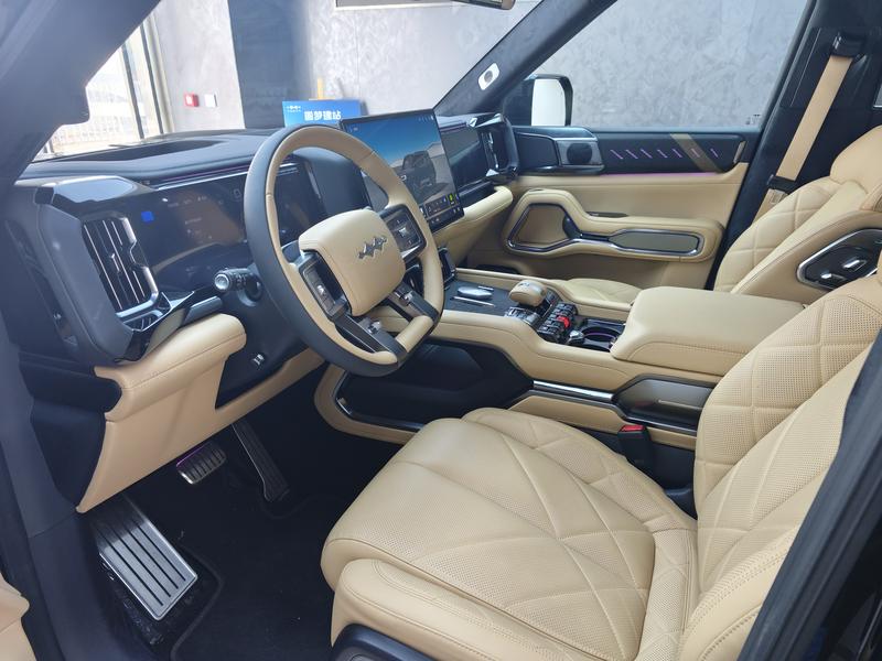 BYD FangChengBao Leopard 8, 2026 — фото 8 из 11