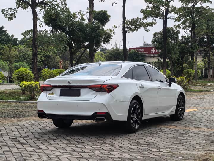 Toyota Avalon, 2023 — фото 5 из 9