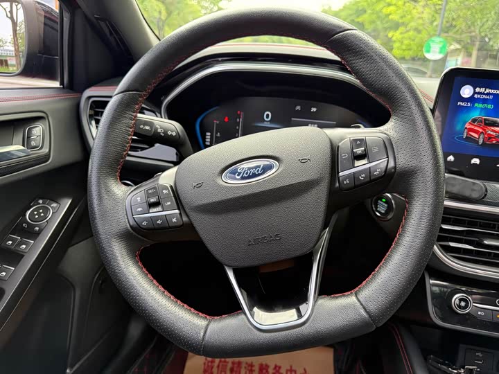 Ford Focus, 2022 — фото 7 из 9