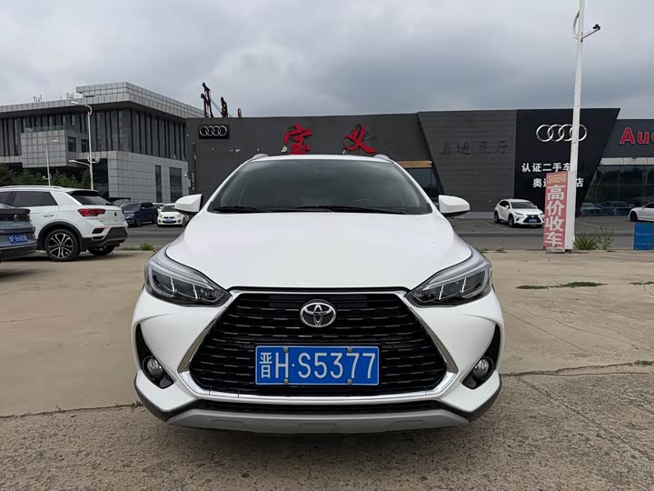 Toyota Yaris L Hatchback, 2022 — фото 2 из 9