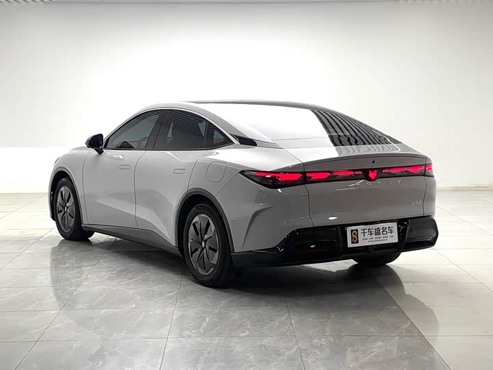 BAIC Arcfox Alpha S5, 2025 — фото 4 из 9