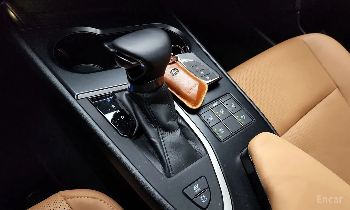 Lexus UX, 2023 — фото 9 из 12