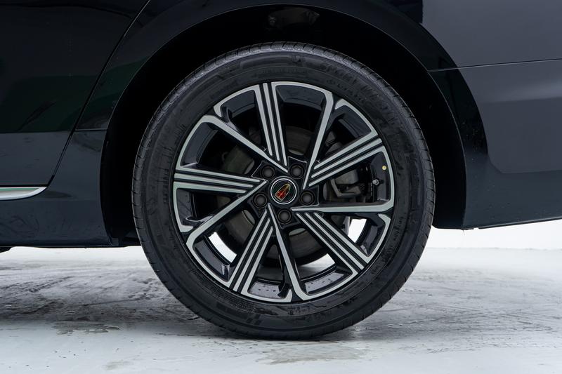 Hongqi H5 Hybrid, 2025 — фото 11 из 12