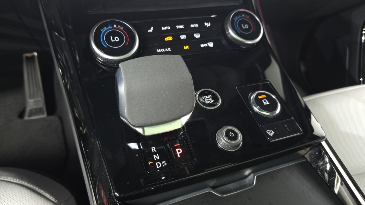 Land Rover Range Rover Sport, 2023 — фото 8 из 12