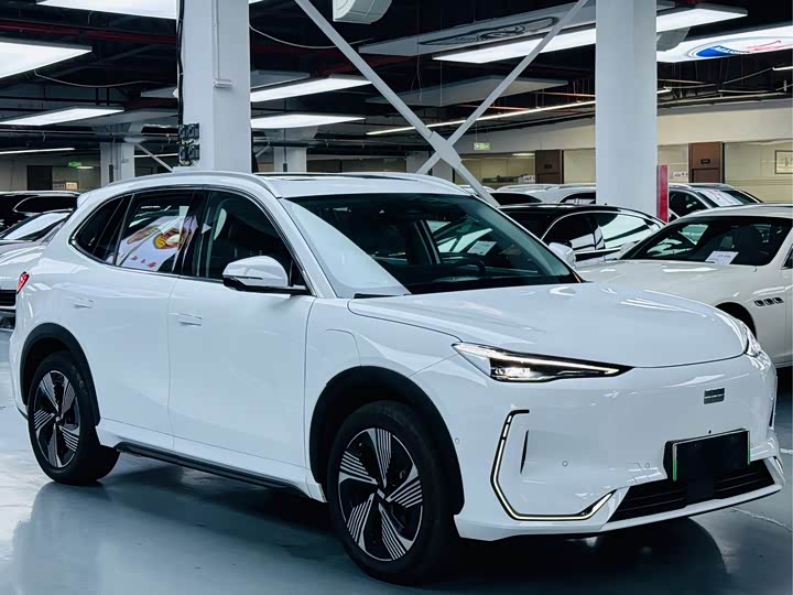 Geely Galaxy E5, 2024 — фото 3 из 9