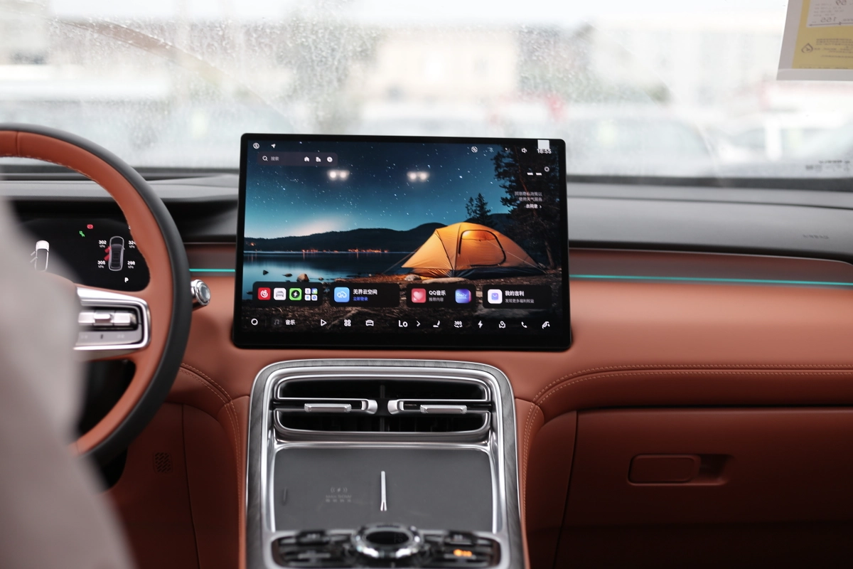 Geely Galaxy M7, 2026 — фото 8 из 8