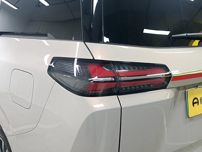 Wuling Starlight 730 Hybrid/EV, 2025 — фото 10 из 12
