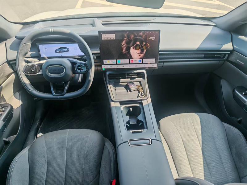 Lynk & Co 07 EM-P Hybrid, 2024 — фото 6 из 10