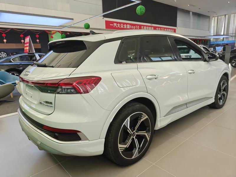Audi Q4 e-tron, 2023 — фото 5 из 9