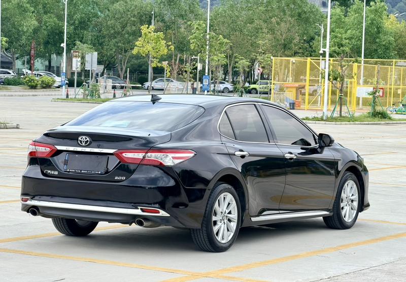 Toyota Camry, 2023 — фото 7 из 12