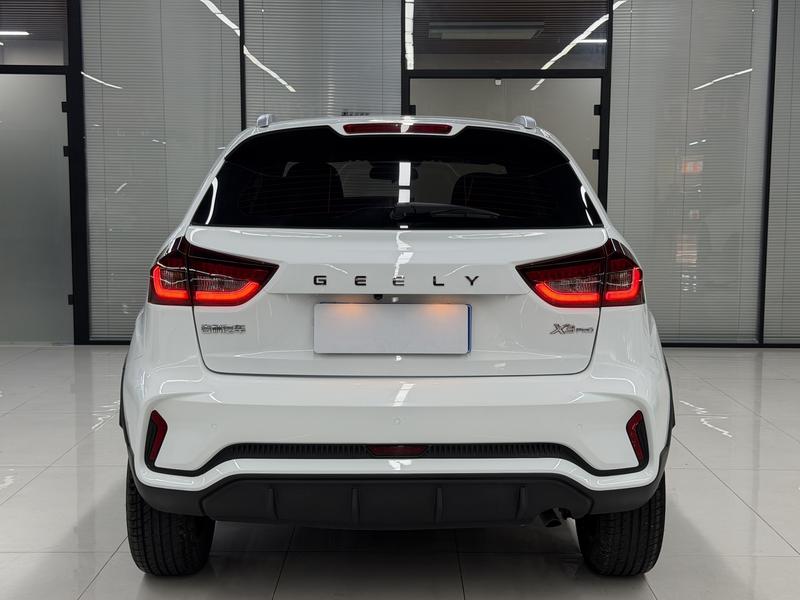Geely Vision X3, 2021 — фото 5 из 12