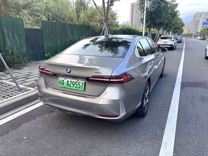 BMW i5, 2023 — фото 4 из 9