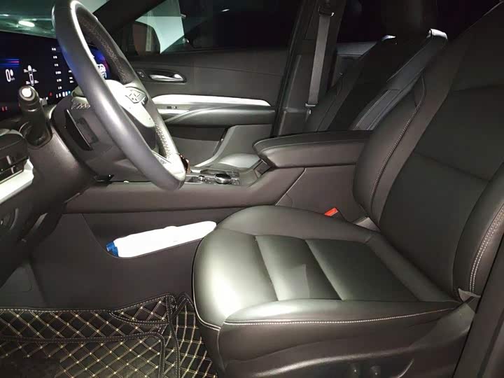 Cadillac XT4, 2023 — фото 8 из 9