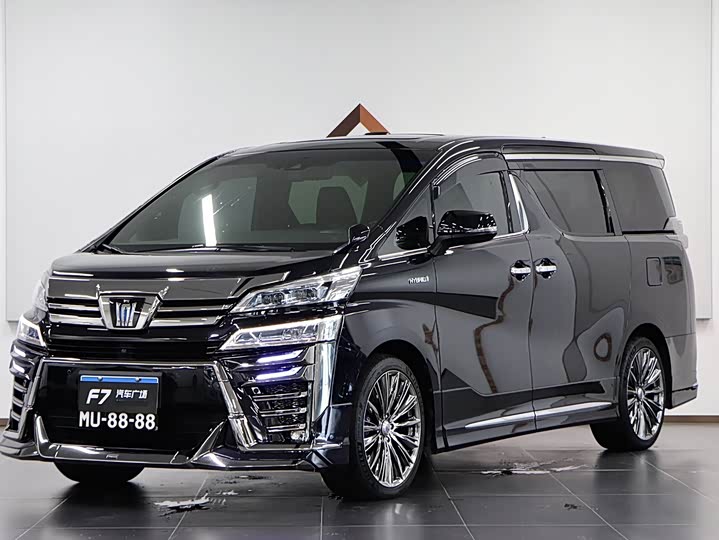 Toyota Vellfire, 2021 — купить в Калуге под ключ