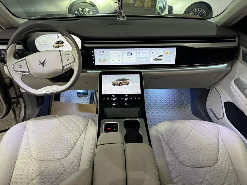 BAIC Arcfox Alpha T6, 2025 — фото 7 из 12
