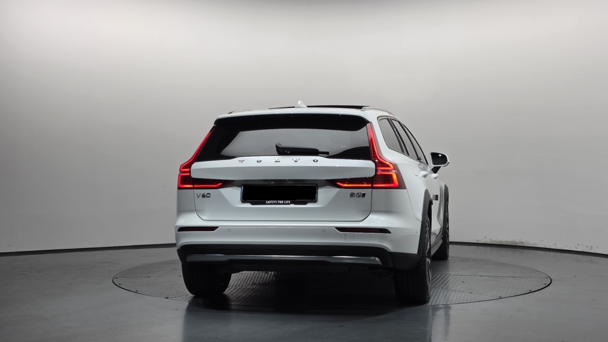 Volvo V60, 2024 — фото 4 из 12