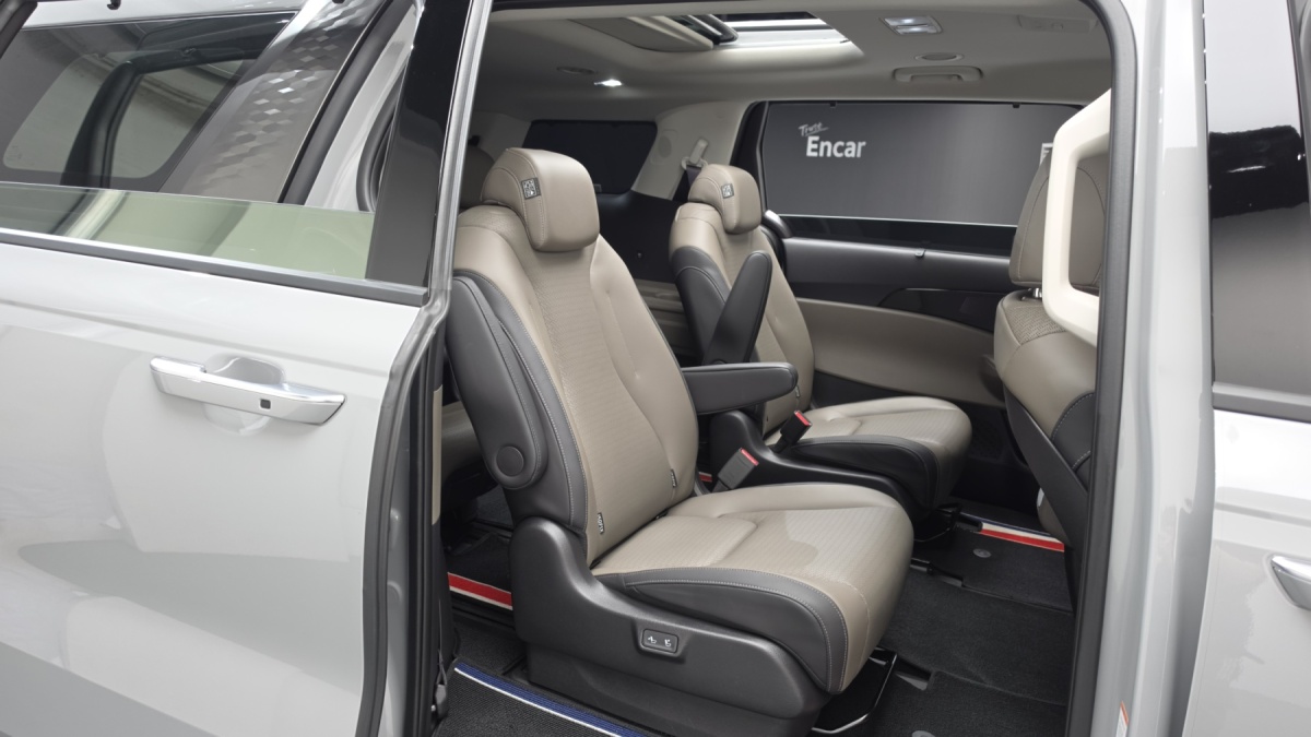Kia Carnival, 2025 — фото 10 из 12