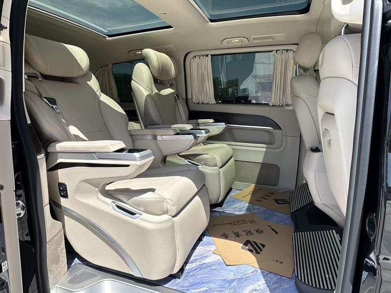 Mercedes-Benz V-Class, 2024 — фото 10 из 12