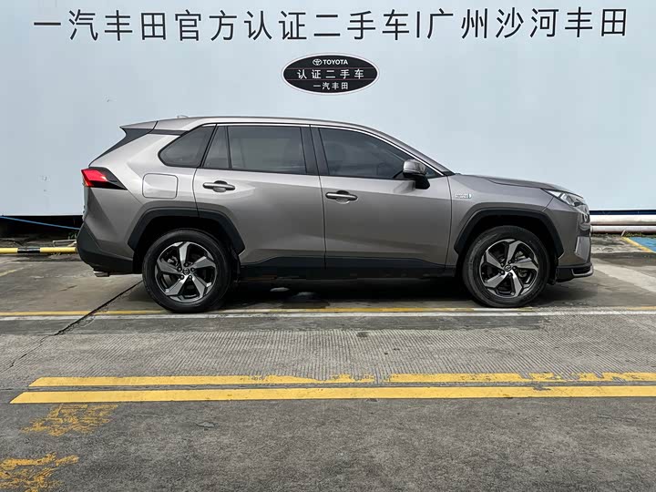 Toyota RAV4 Hybrid, 2021 — фото 5 из 9