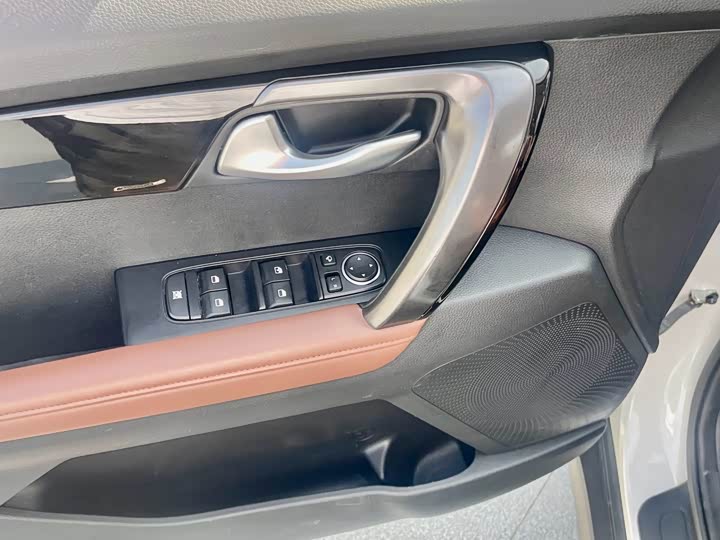 Kia Sportage GT-line, 2022 — фото 8 из 9